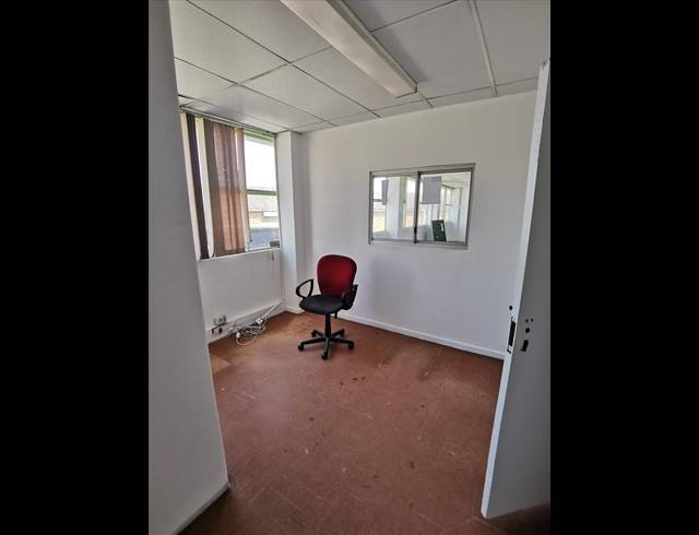 213M² OFFICE TO LET IN AIRPORT INDUSTRIA